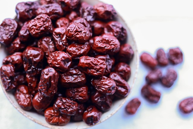 枣子很硬是什么原因,枣子为啥不甜还有点干