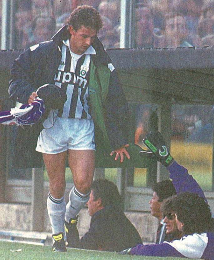 80后球迷心中的球星,老球员巴乔年轻的样子