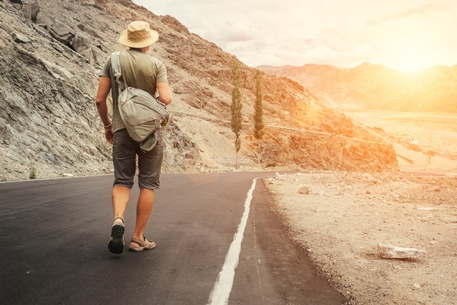 当有小人一直在背后污蔑你怎么办,小人在背后诋毁你怎么回击