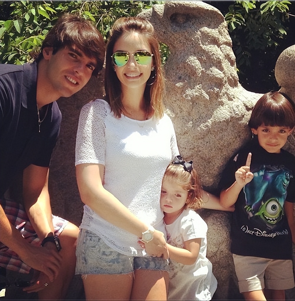 卡卡和梅西照片,卡卡和梅西的关系