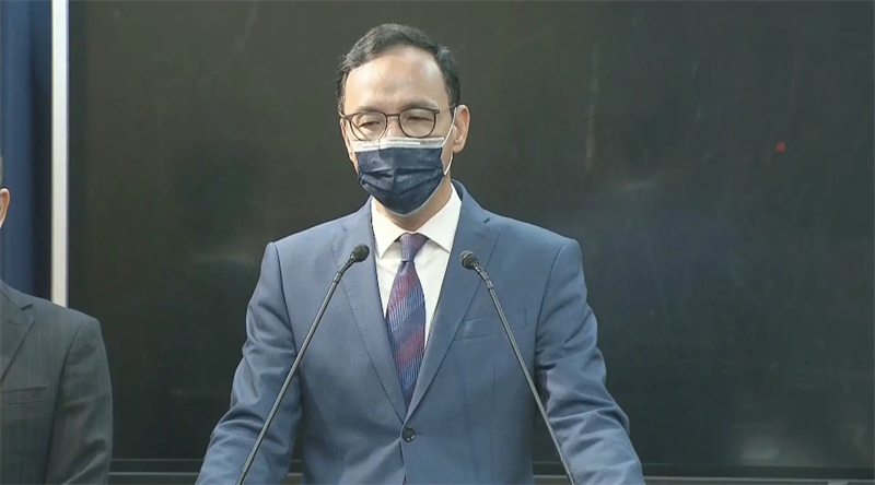 国民*党**大会上多人互殴，曾在大陆任职的台商徐正文被*倒打**在地