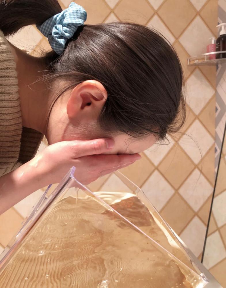 女人早上的正确洗脸方法,60岁女人日常早晨洗脸护肤妆容