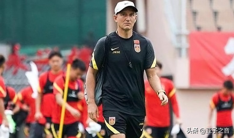 国内足坛三消息|郝伟失联、高洪波废除专职裁判员、国足约战缅甸