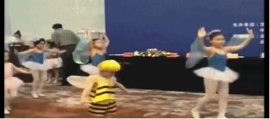 易烊千玺最初为什么被排挤,易烊千玺遭排挤