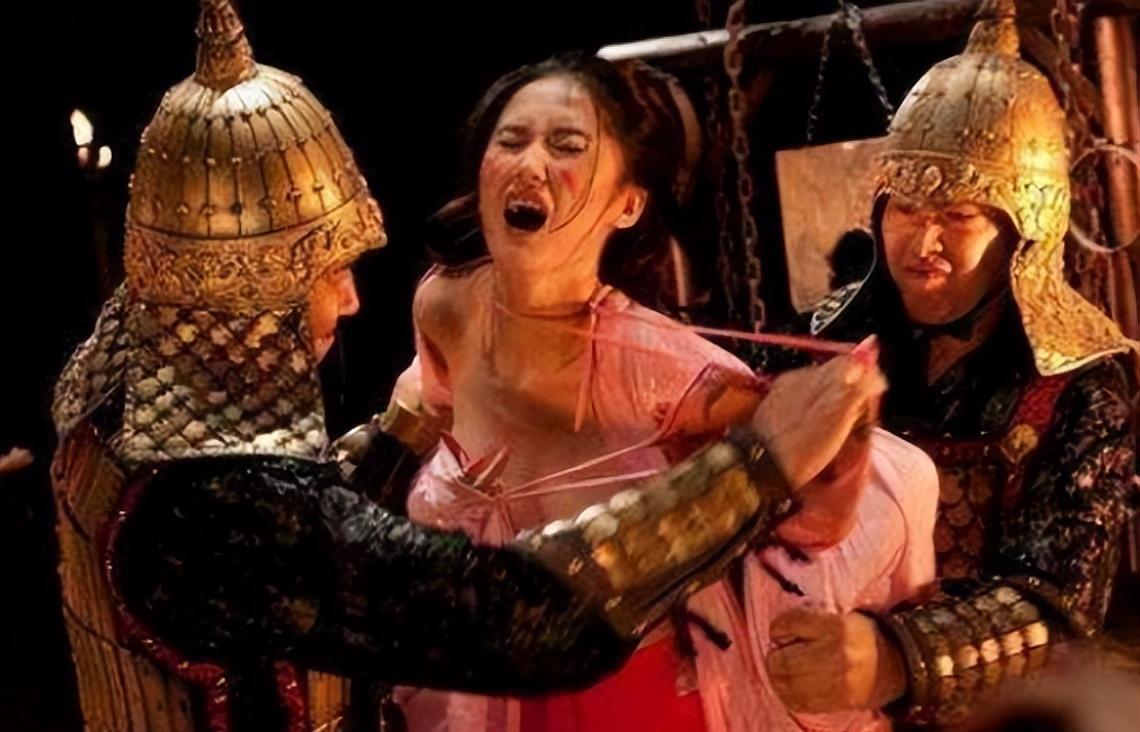 “高雅与残忍并存：女犯人遭受虎豹戏春刑罚的惊人全过程”