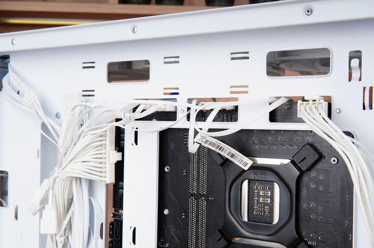 华硕追影机箱布局,华硕追影13代13700f主机