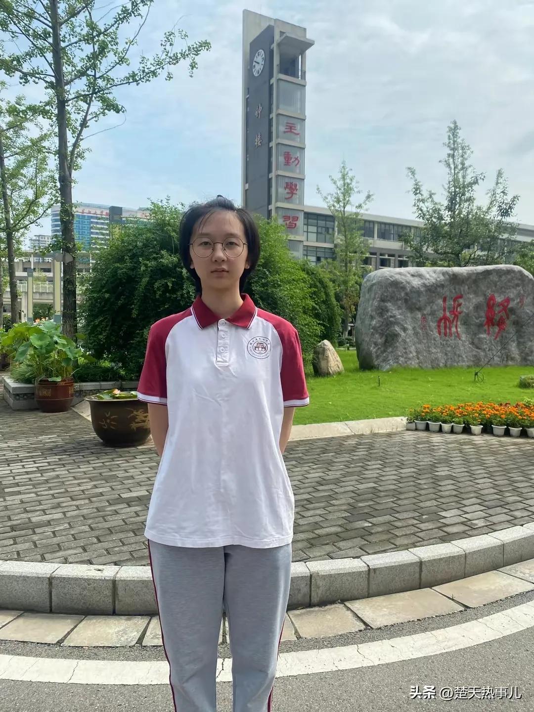 荆州中学和沙市中学状元,荆州中学2020高考成绩文科前三名