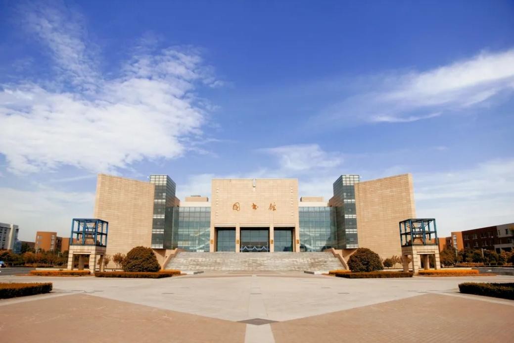 郑州大学排名前十位,中国大学排名最新排名表郑州