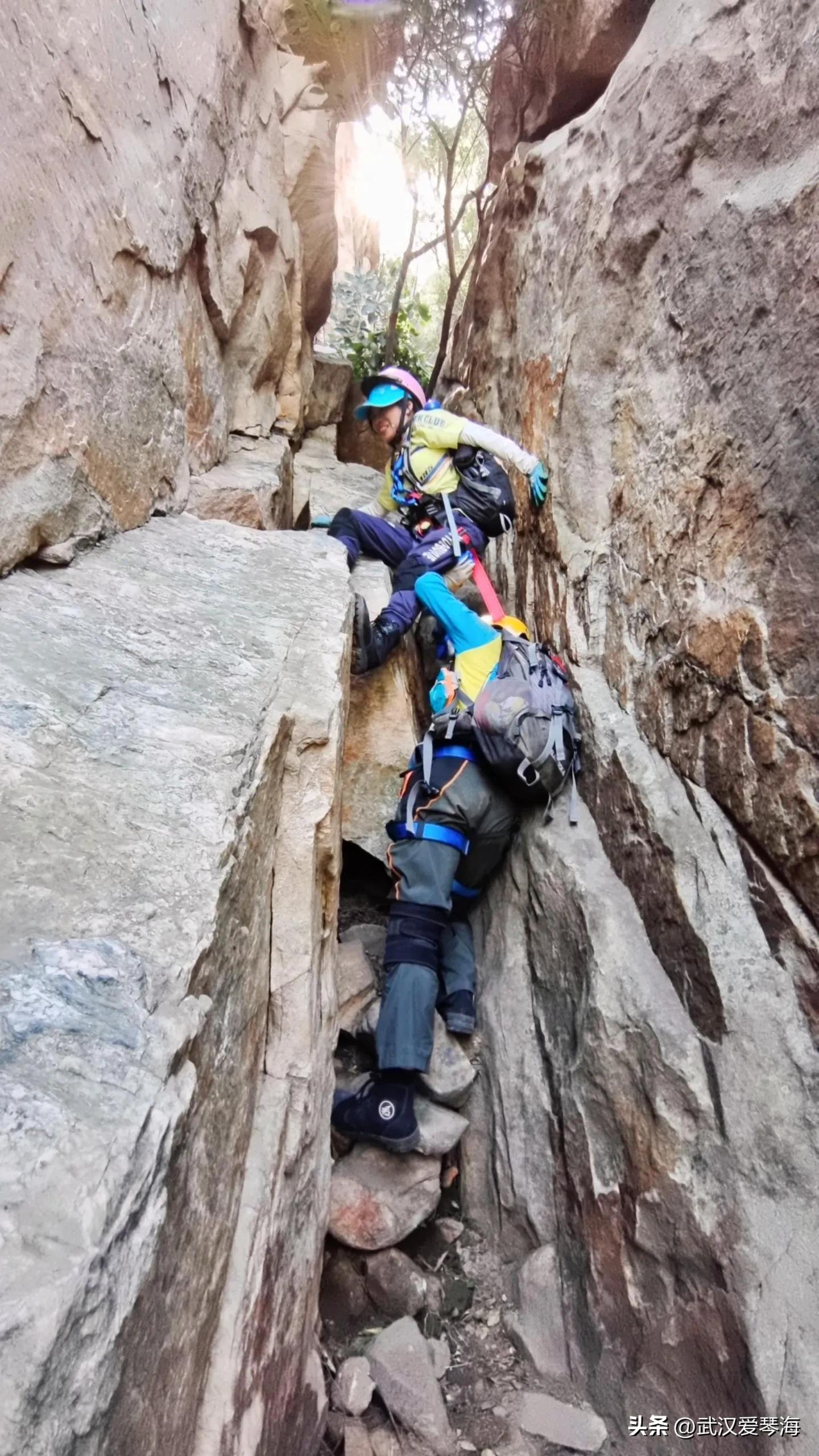 嵩山鱼道鱼脊线全景,嵩山虎头崖攀爬