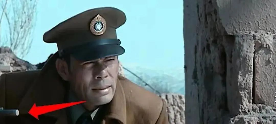 洒枸杞假装喷血、演尸体玩手机，这些穿帮镜头好敷衍，个个离谱