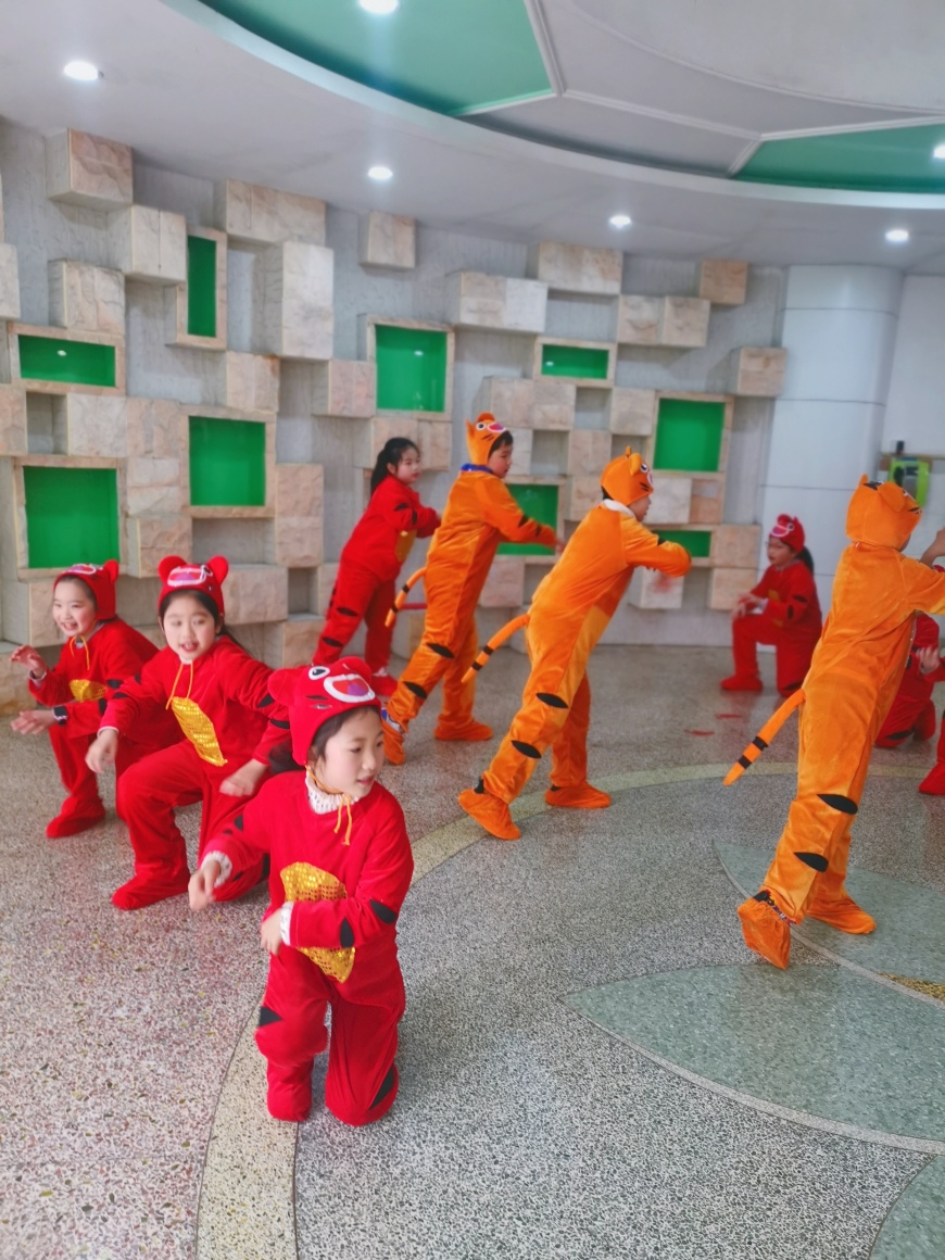 火力全开向未来演讲,虎力全开向未来展板