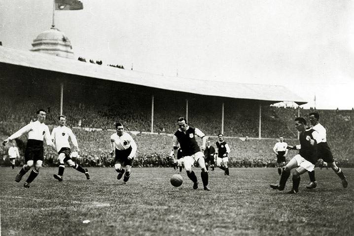 蹴鞠和足球历史演变故事,足球起源于中国哪个朝代