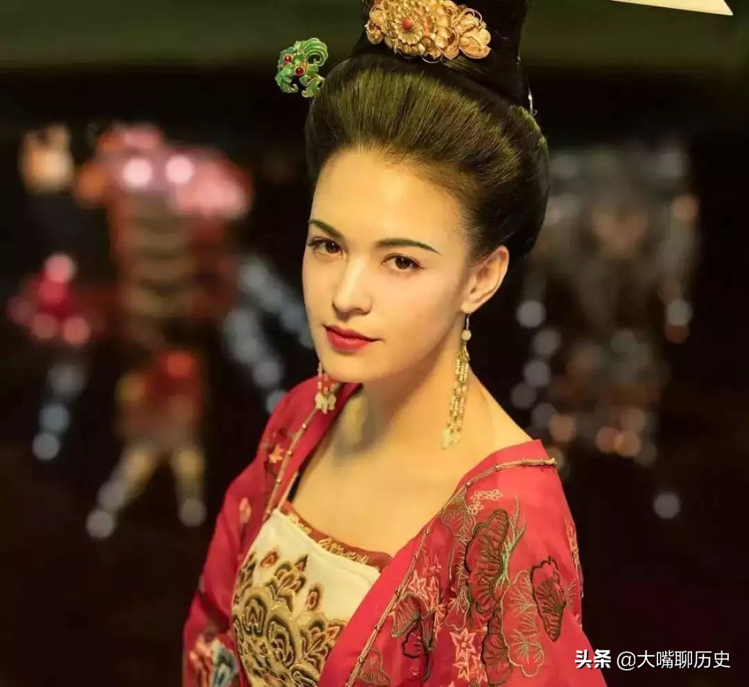 李白对杨贵妃有感情吗,李白和杨贵妃是否暧昧