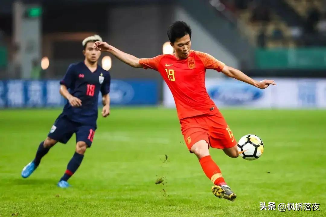 比武磊厉害的中国球员,武磊侧身凌空抽射破门国足2-0