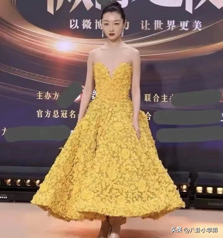 周冬雨如何化解尴尬,有一种尴尬叫周冬雨