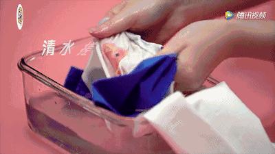 白衣服上的发霉污渍怎么洗掉,衣服发黄发霉试试这款洗衣神器