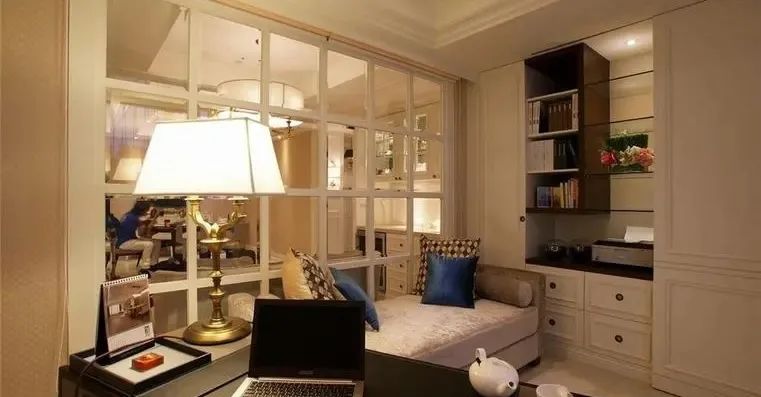 玻璃隔断好看又实用,办公室全玻璃隔断与半玻璃隔断