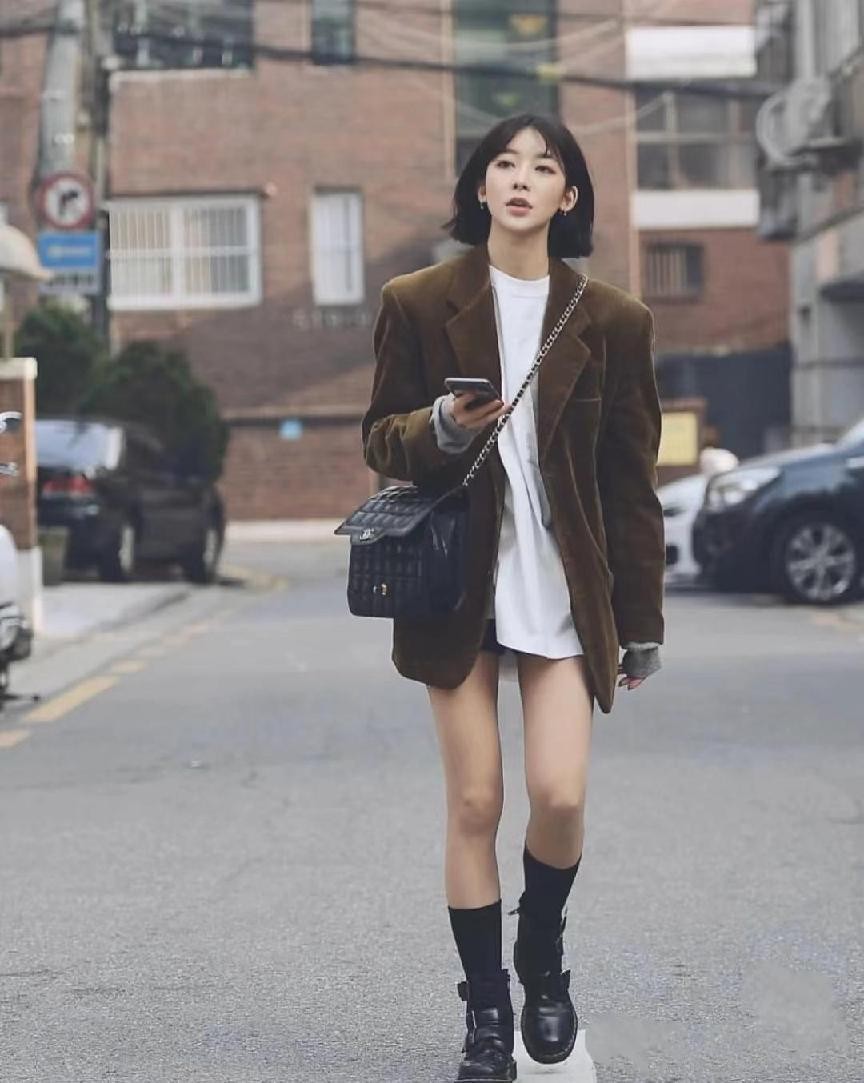 韩国服饰搭配阔腿短裤图片,韩国街头夏季牛仔短裤穿搭