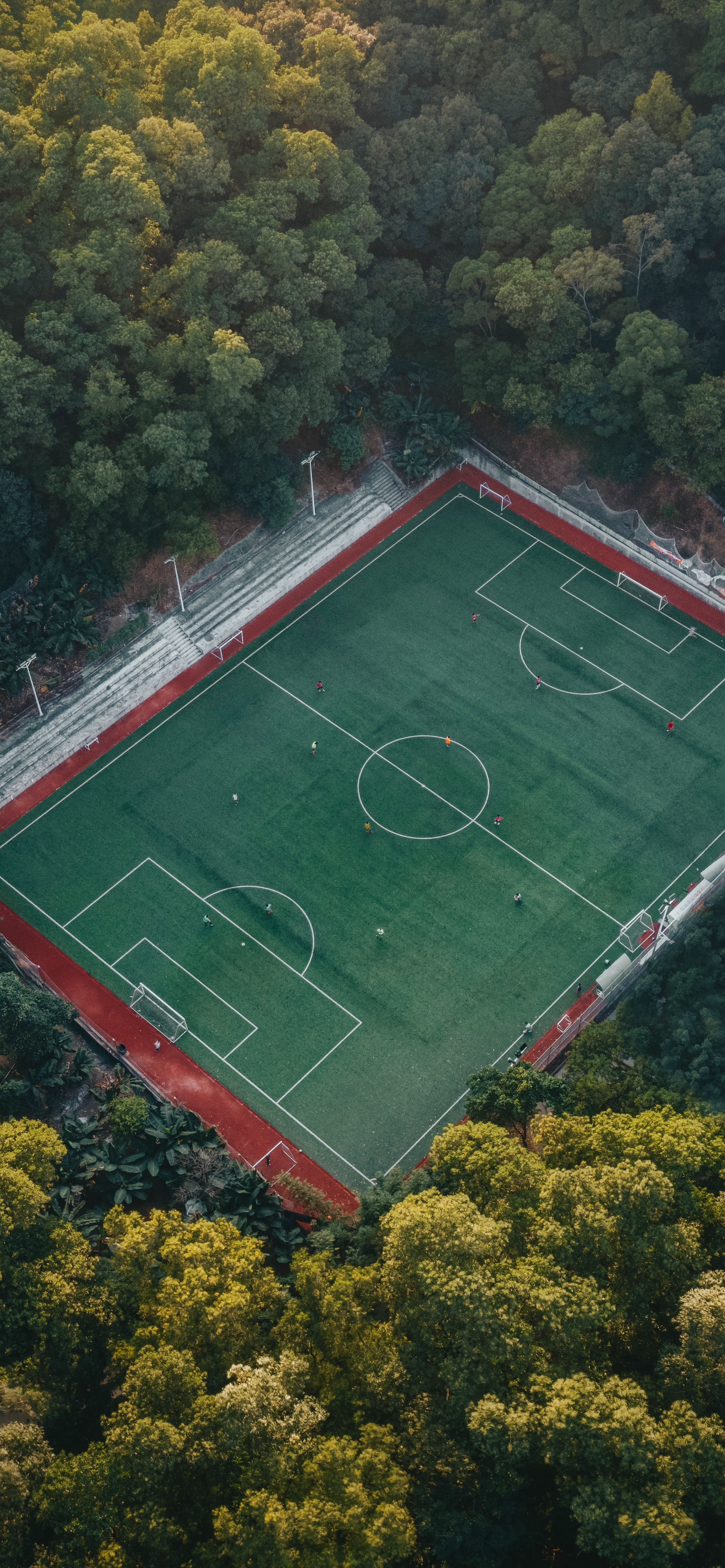 iphone13足球壁纸全面屏,苹果13pro足球壁纸