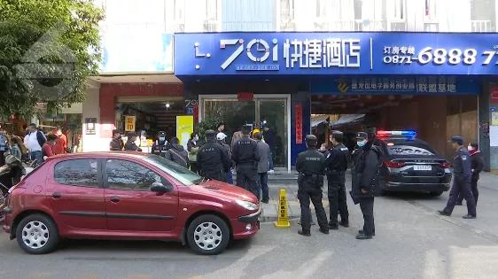 公寓密码锁没交房租锁住了怎么办,公寓大门被锁业主回家要交买路钱