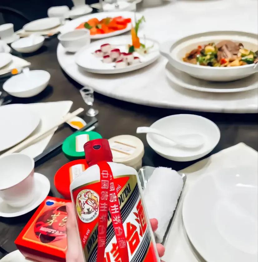 法官权色女律师白玩三年以裸照威胁隐瞒怀孕妻子买房假离婚