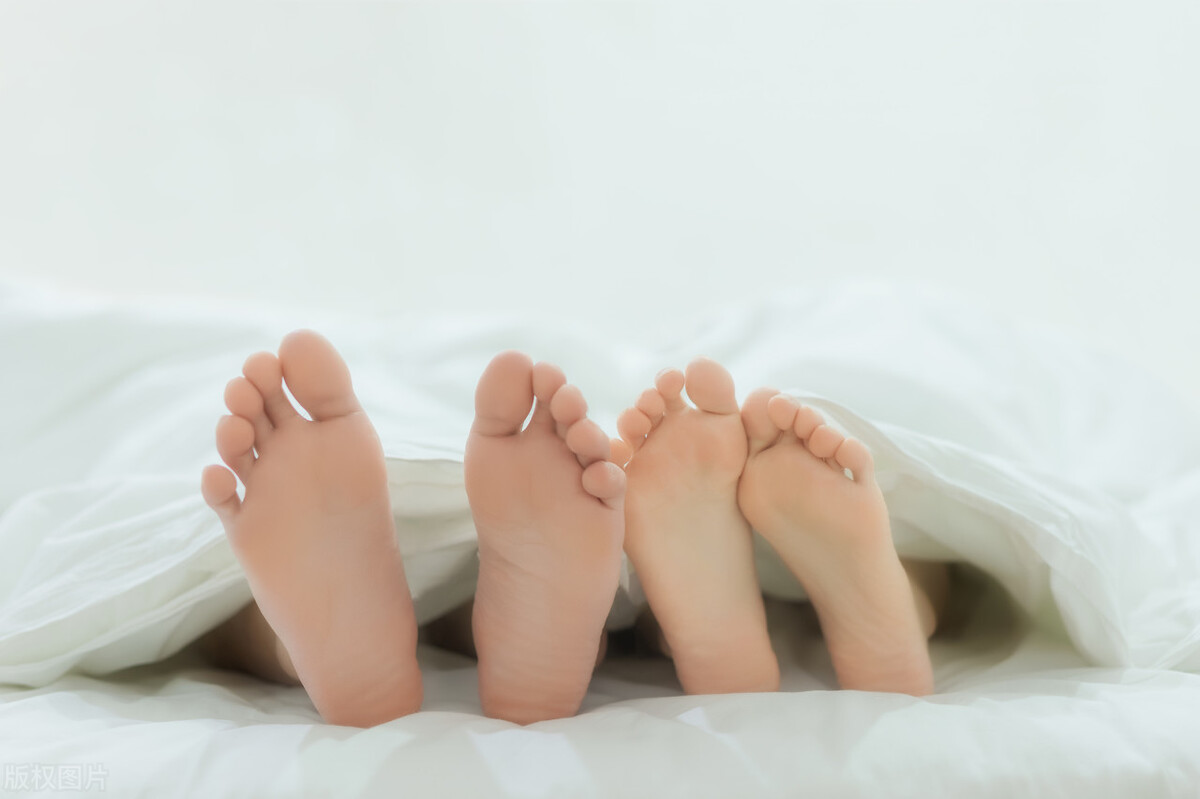 女性便后可以用普通卫生纸擦吗,女生上完厕所后该用湿巾擦拭吗