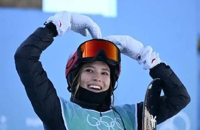 谷爱凌冬奥夺冠自信演讲稿,谷爱凌上届冬奥代表哪个国家参赛