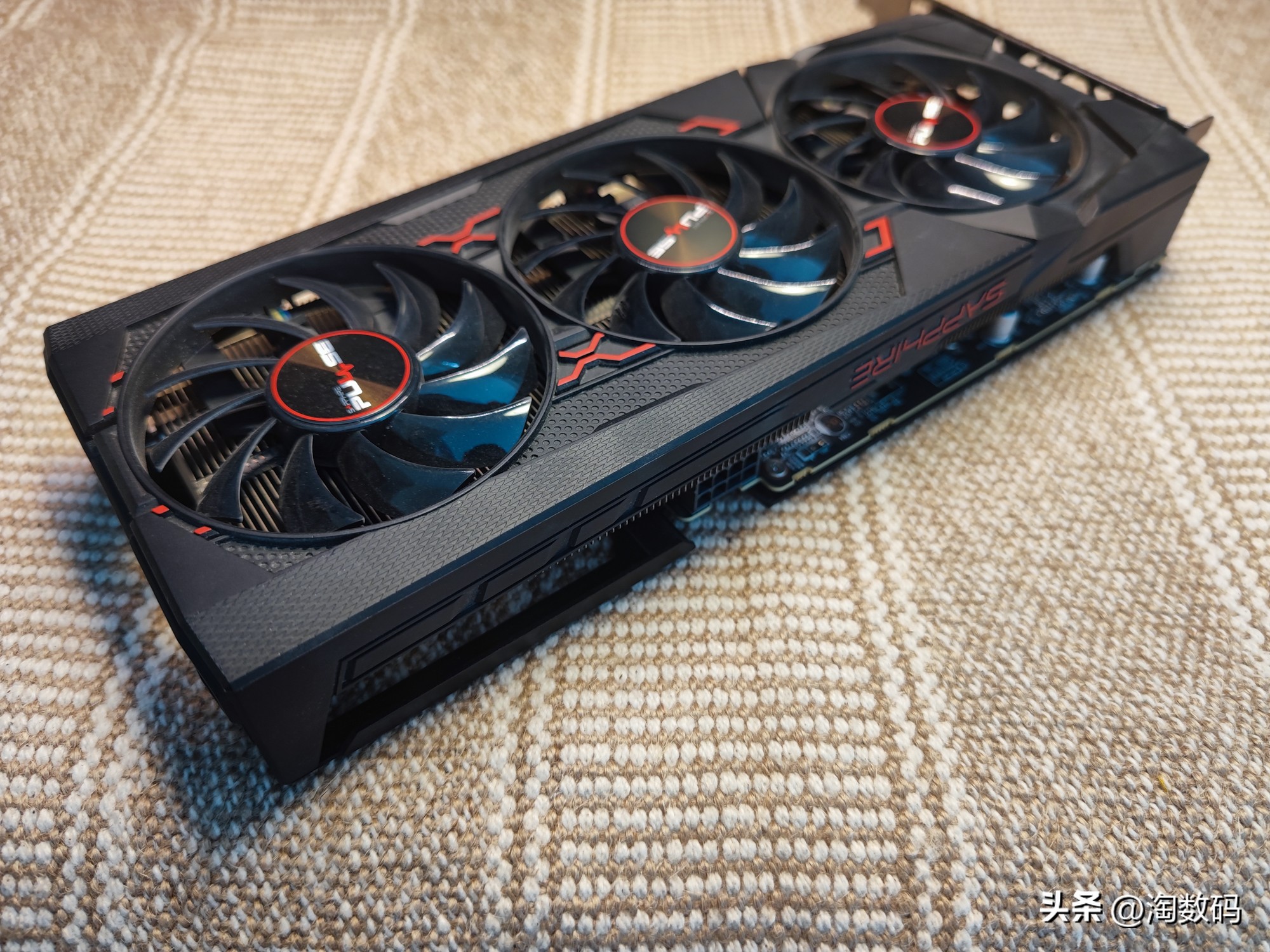 ¥589验票RX5600XT矿渣卡,号称脚踩GTX1660Super是否实至名归?