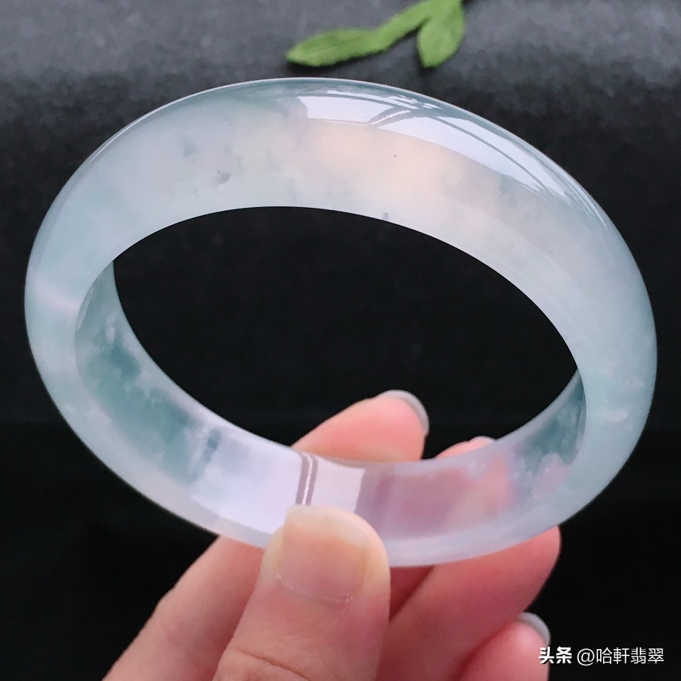 翡翠的色与种为何总是难以兼得,色不均匀的翡翠