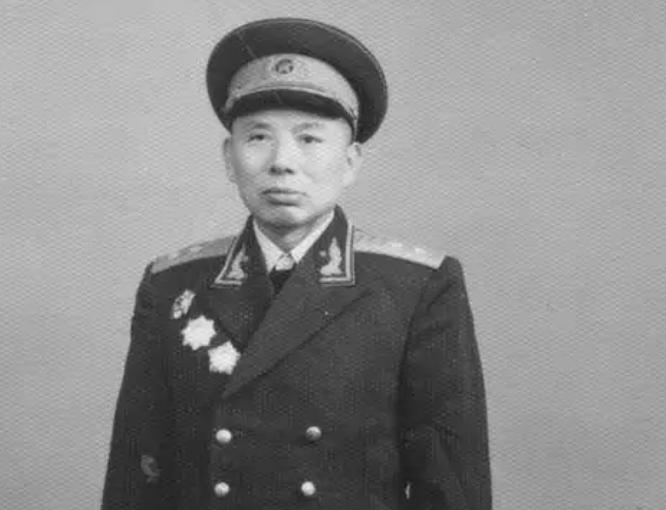 1944年叶飞去诊所看病，看到墙上的字画回来后急令：抓捕老医生