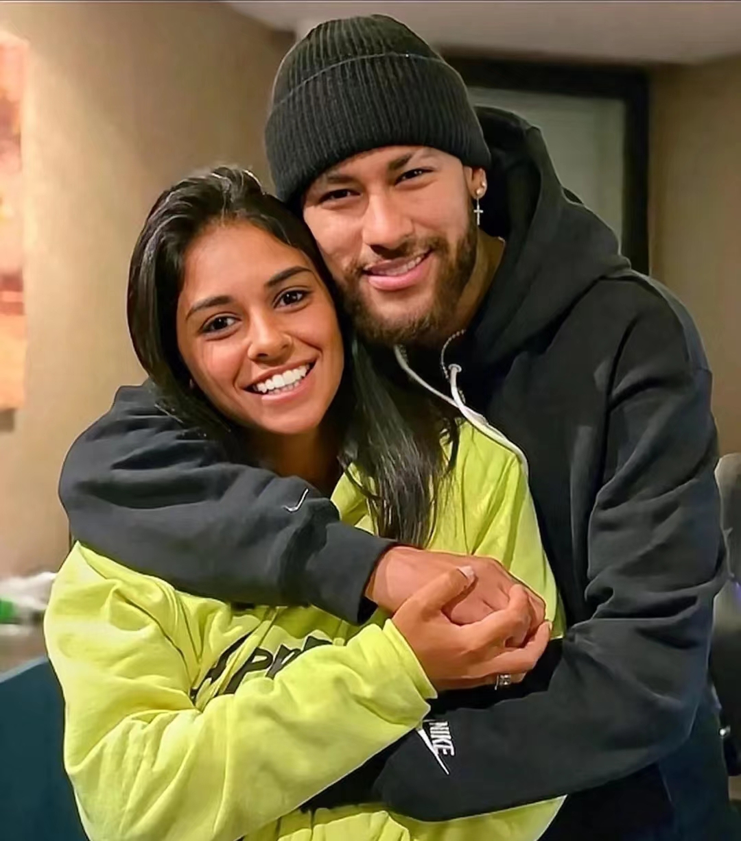 c罗姆巴佩梅西阿根廷队长,阿根廷夺冠梅西与老婆的视频