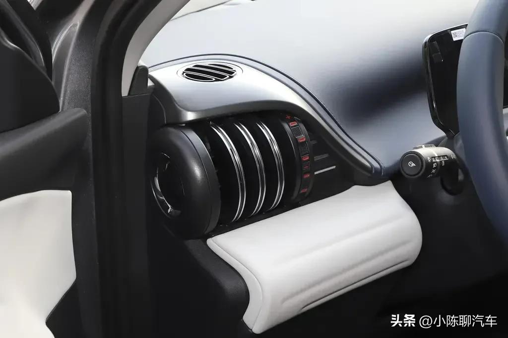 比亚迪元plus价格5.39-24.38万,比亚迪元plus510km旗舰版驾驶