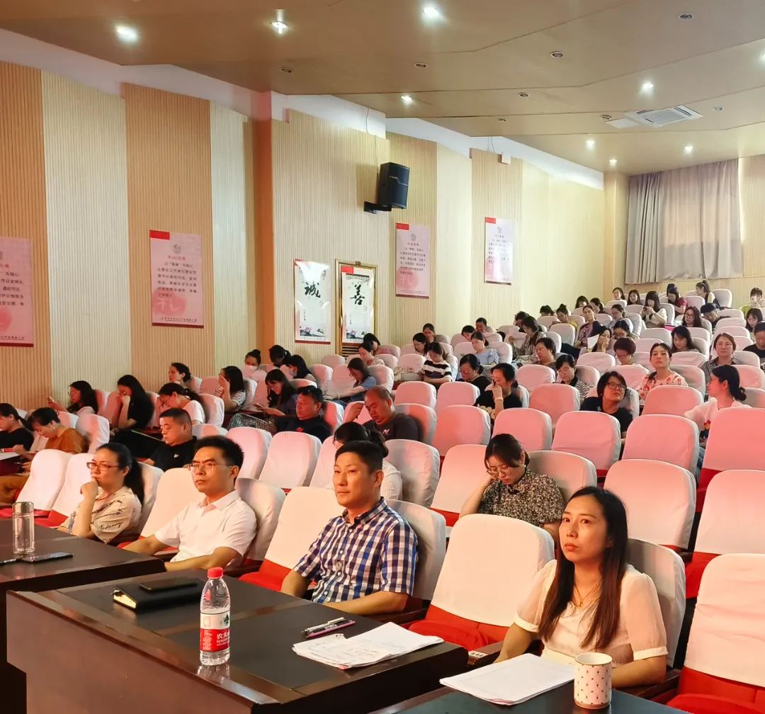 河海实验小学举行2022-2023学年中层行政述职暨民主测评会