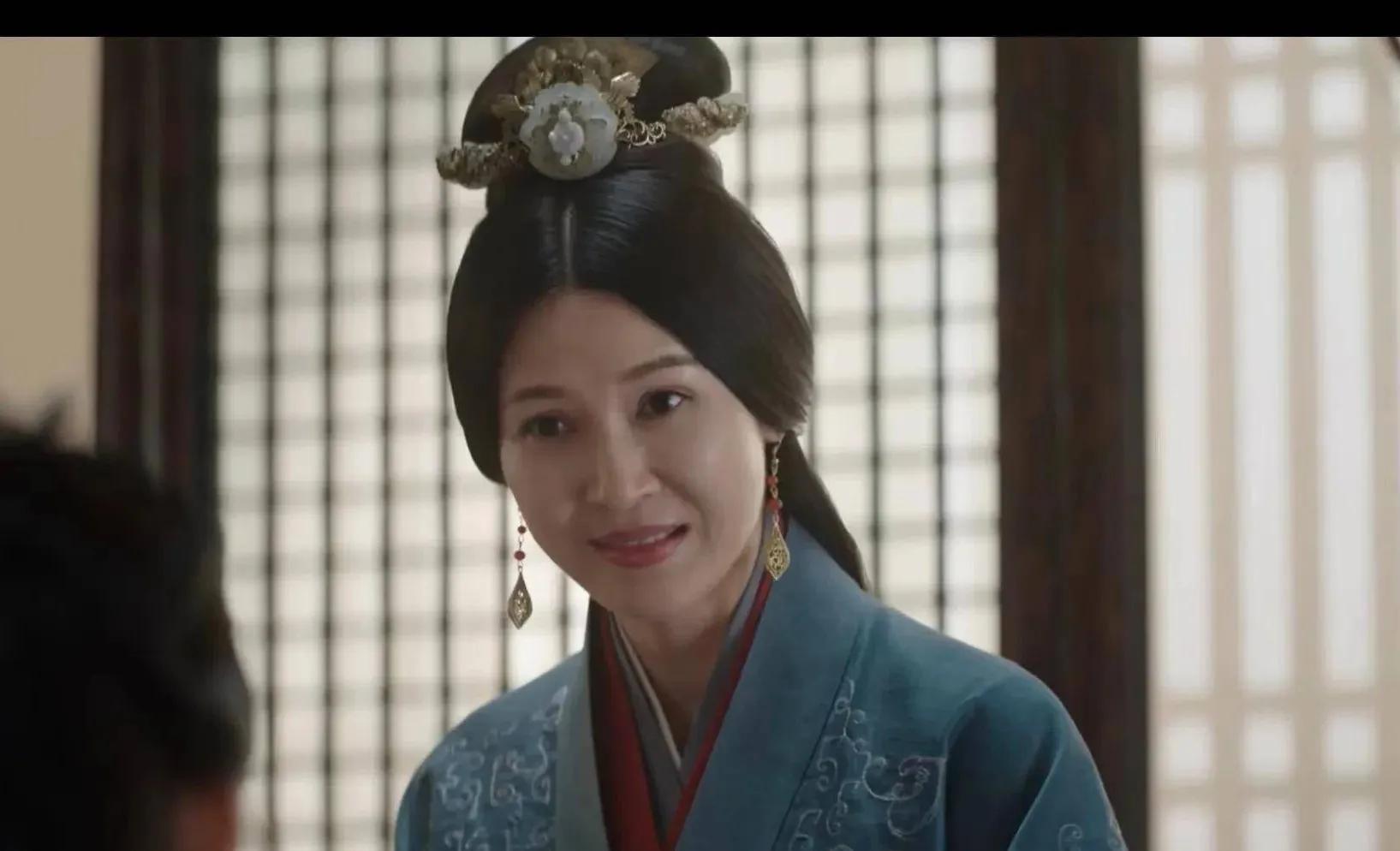 月圆中天，玉寄人间——影视剧里的“高大上”美饰盘点第1辑