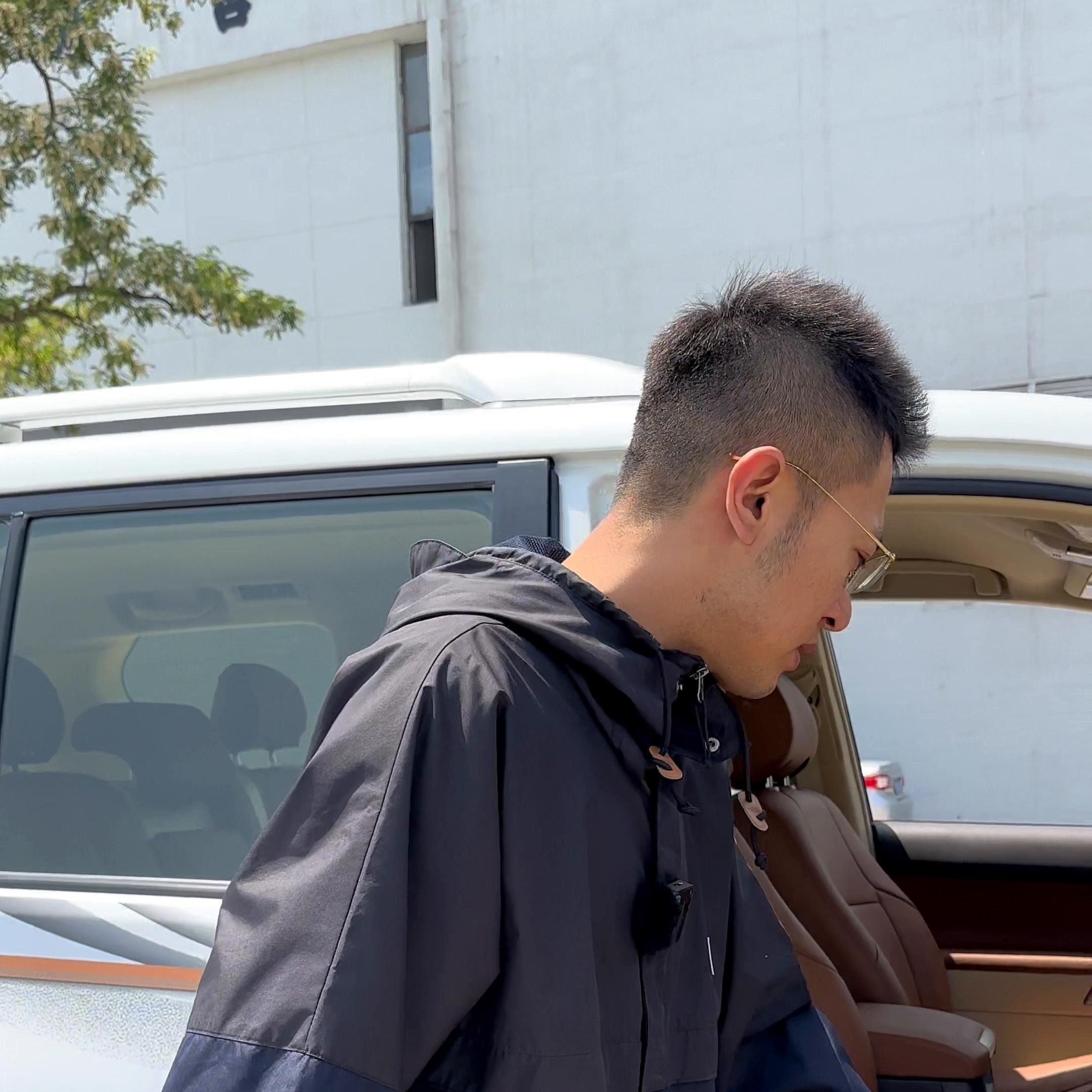 2014普拉多2.7这台手动档有谁要？@抖音汽车