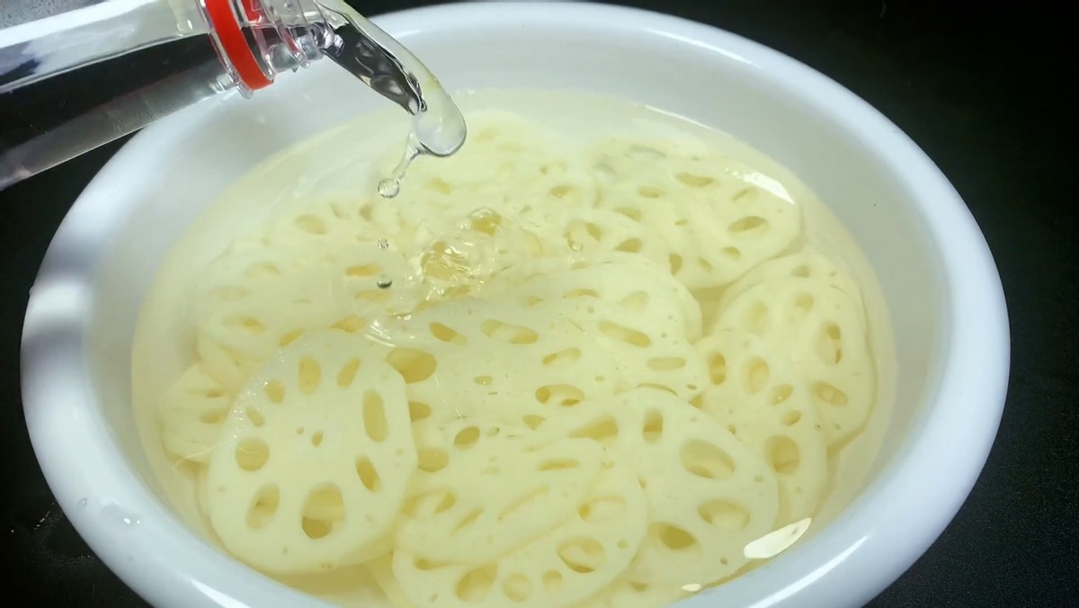 冬天，多给家人吃这“碱性菜”，隔三岔五吃一次，头发黑，牙齿好