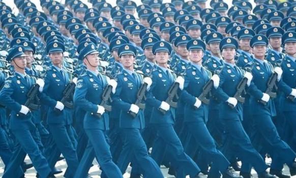 解放军在日本的狂热粉丝，不惜被骂“日奸”也要花钱扮演，为何？