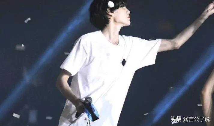 9位瘦成纸片人的男星,骨瘦如柴的皮包骨男明星