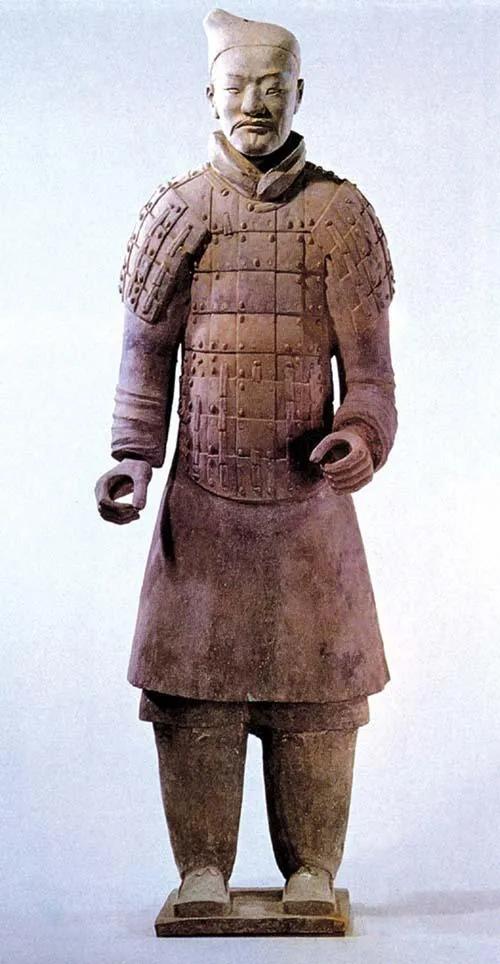 秦始皇博物馆兵马俑简介,秦始皇兵马俑是世界七大奇迹之一