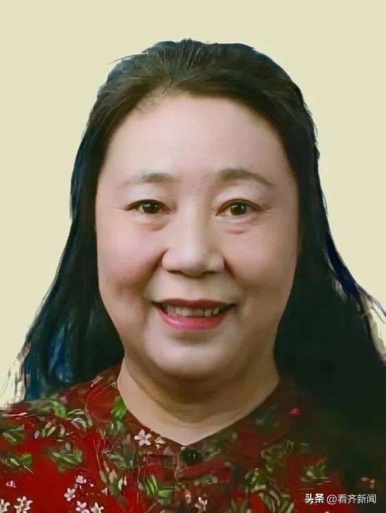 榻愰綈鍝堝皵琛℃按绉佺珛楂樹腑,榻愰綈鍝堝皵琛℃按楂樹腑