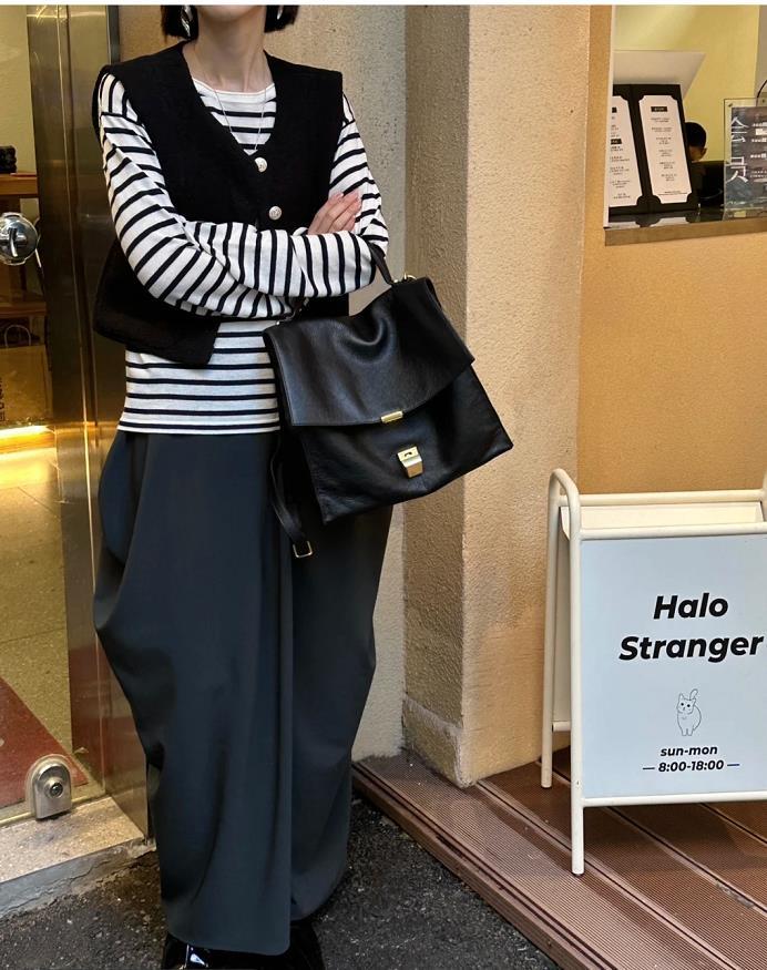 早春必备针织衫温柔好看,秋冬彩色条纹针织衫怎么搭配