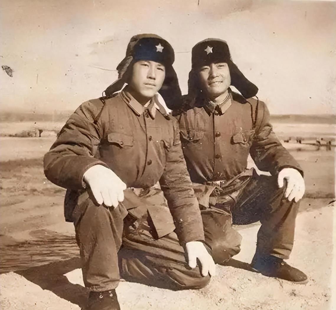 1990年，我在边疆高炮团当兵，被高炮人建的大型礼堂所震撼