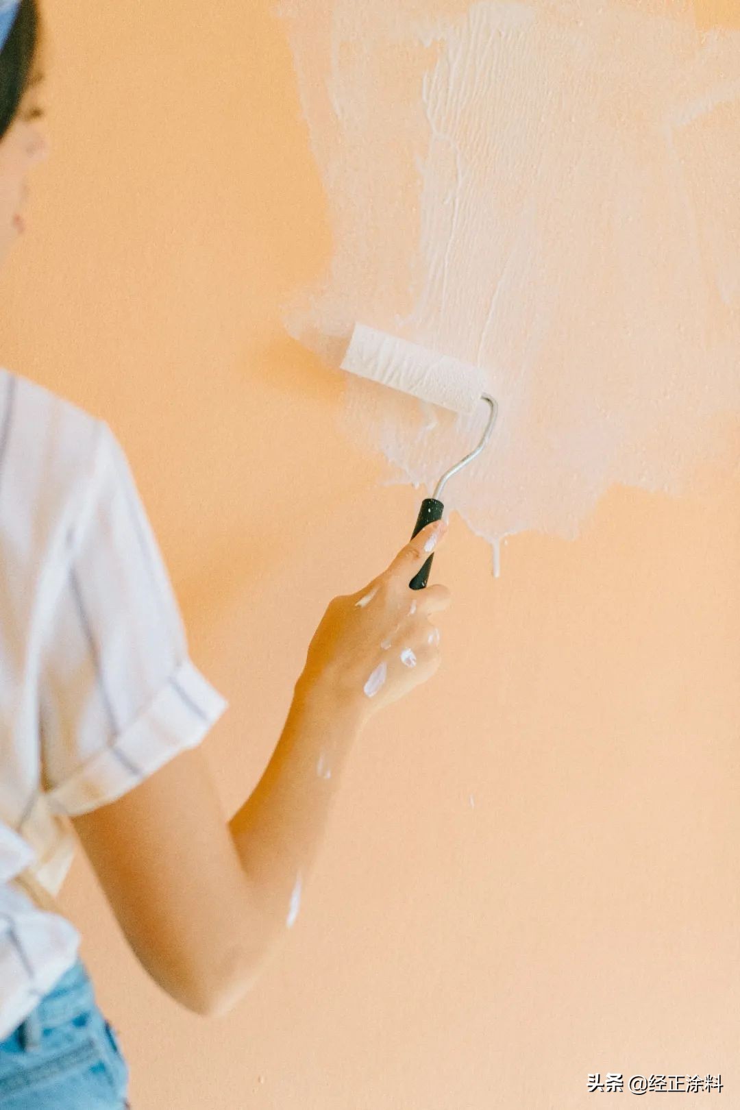 墙掉灰起皮怎么办,墙面一摸就掉粉怎么办