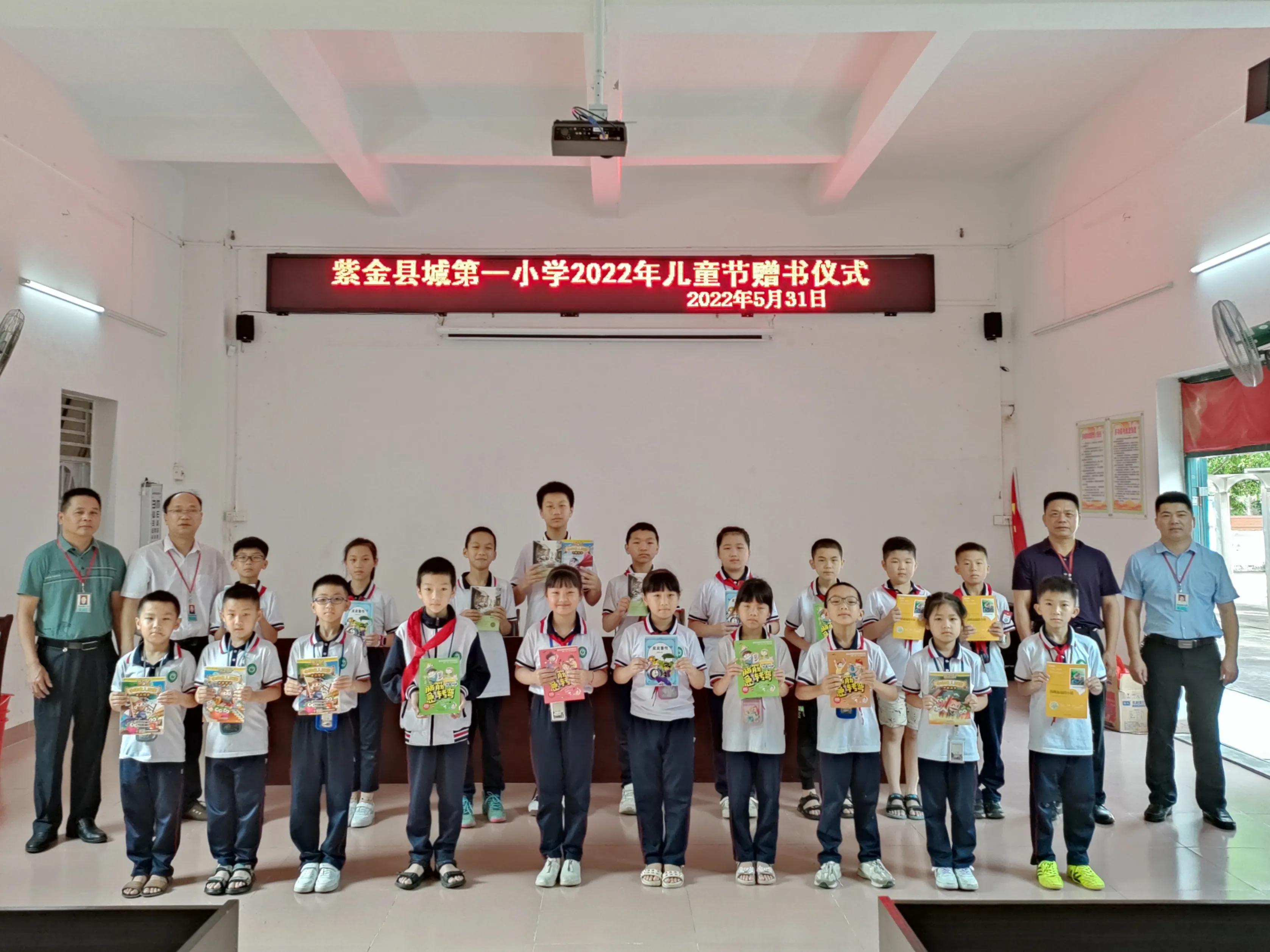 与书为伴清净恬淡,以书为伴阅读