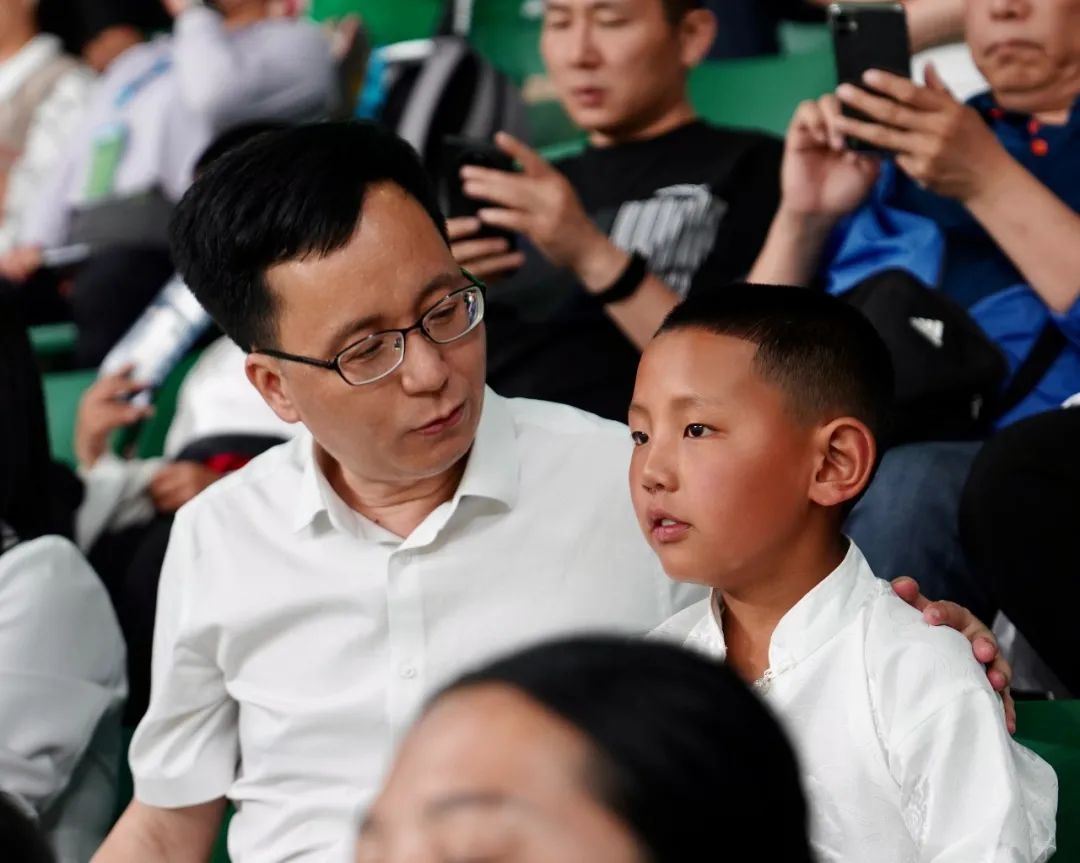 高原少年圆梦工体，这场媒体公益活动获华春莹点赞！