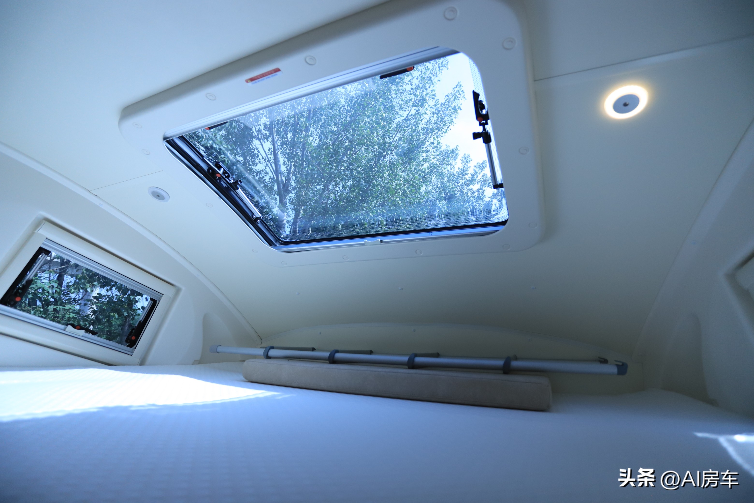 7人房车超大空间,旅行最舒服的十万左右七座房车