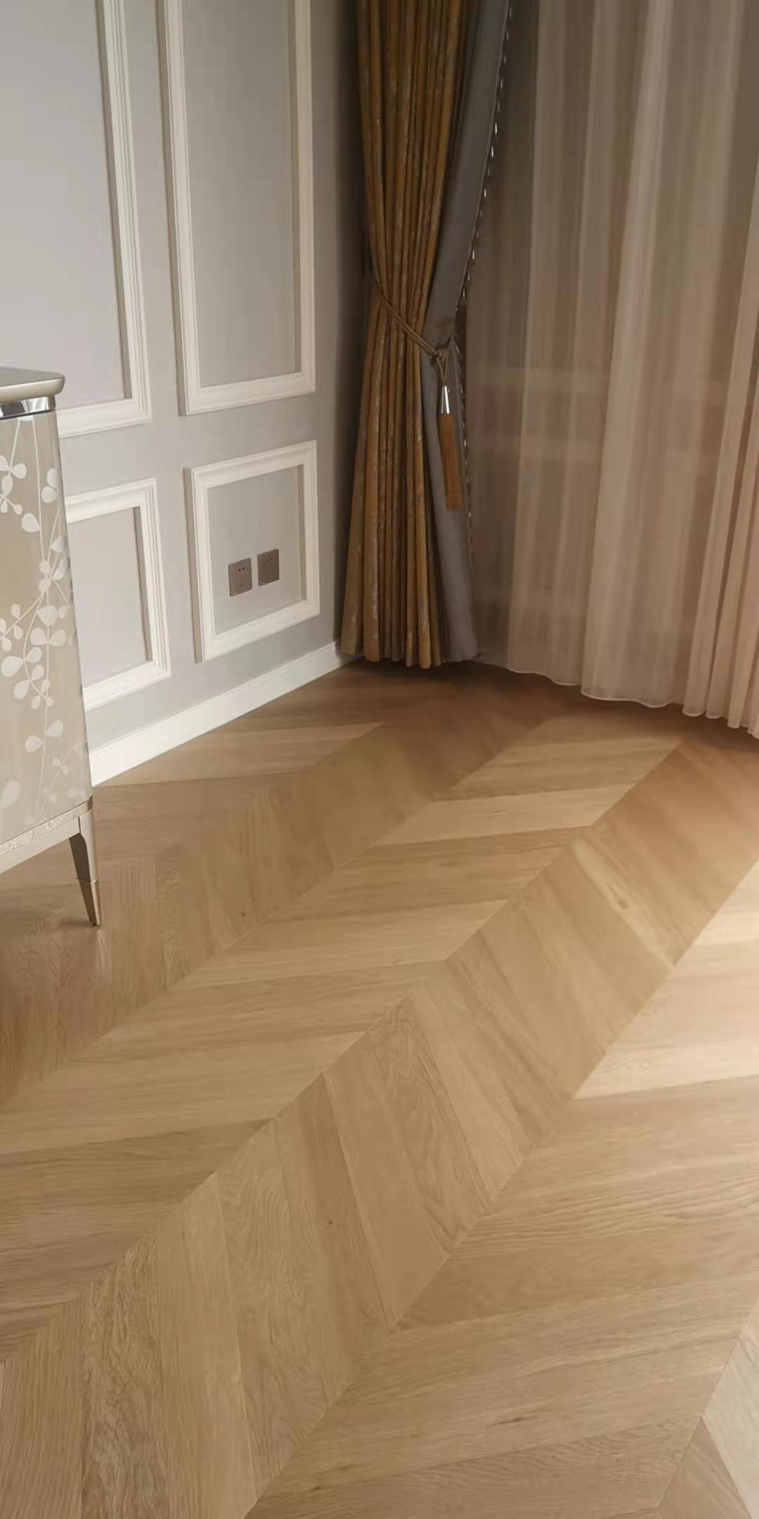 三层实木地板和强化复合地板比较,选三层实木地板还是强化复合地板