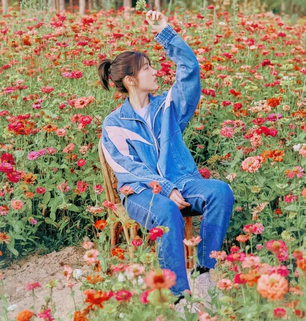 张子枫头像ins高级质感,张子枫微博头像好奇怪