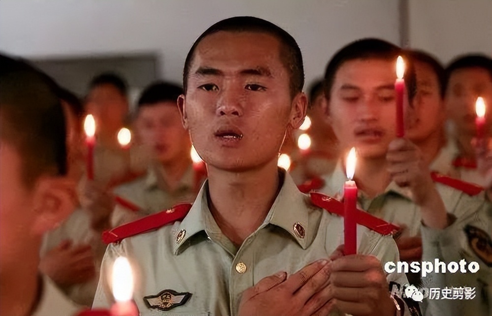 汶川地震15周年：100张照片，100个让人泪流满面的瞬间