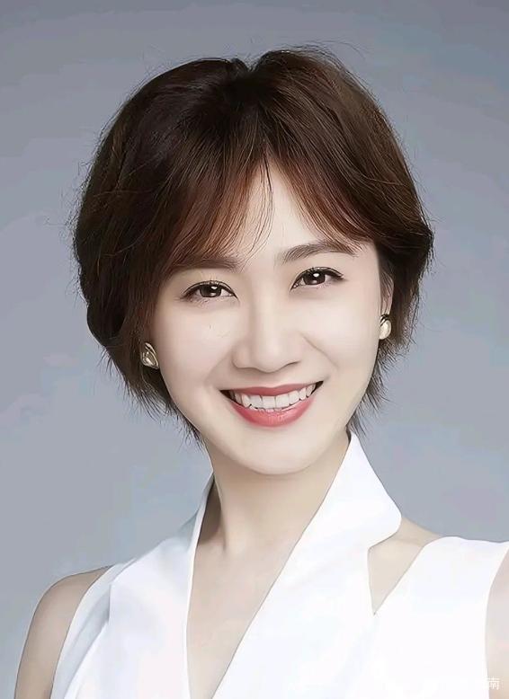 学生党怎么扎头发好看短发12-14岁,偏短发的女生怎么扎头发才好看